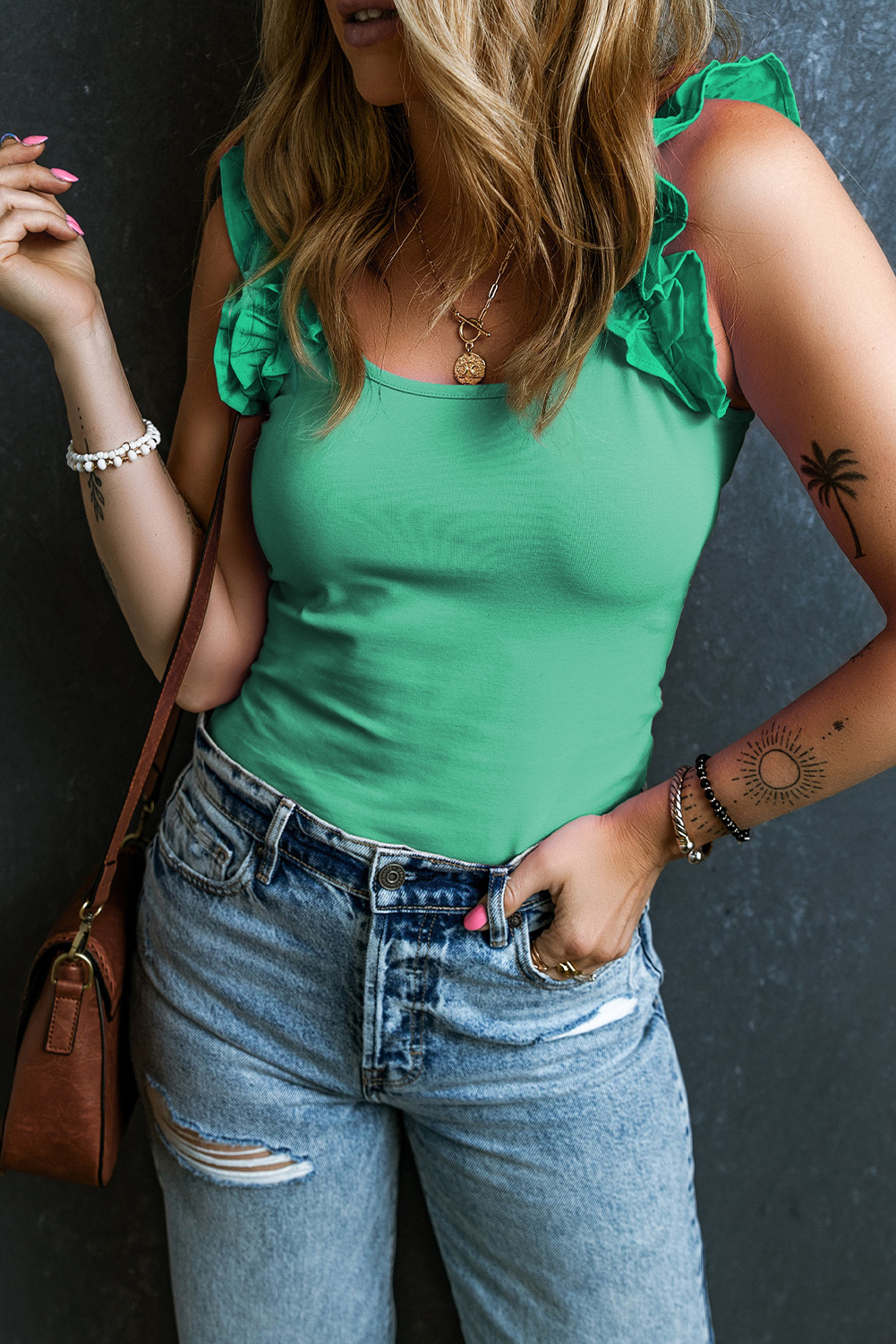 Mint Green Ruffled Wide Straps Slim Tank Top - 图片 3