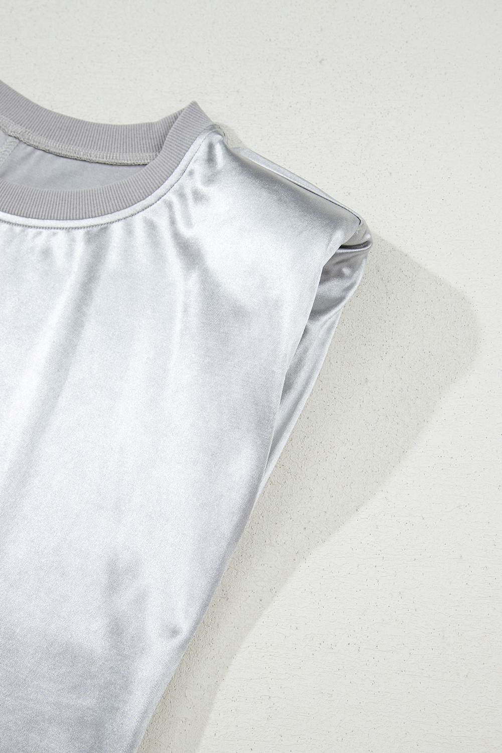 Silvery Metallic Luster Crew Neck Shift Tank Top - 图片 7